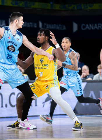 ACB: El Río Breogán rompe su mala racha y agrava la crisis del Dreamland Gran Canaria (75-83)