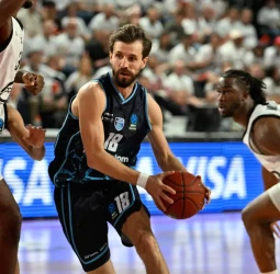 EuroCup: Türk Telekom aplasta a JL Bourg a domicilio y se adelanta en semifinales con exhibición de Kyle Allman (71-99)