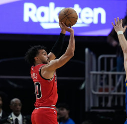 NBA: Matas Buzelis firma 41 puntos y decide en la prórroga el triunfo de Chicago Bulls ante Golden State Warriors (130-124)
