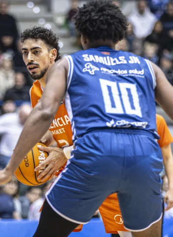 Valencia golpea tras el descanso y frena la reacción de Burgos (74-79)
