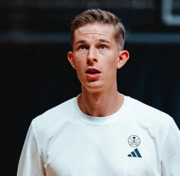 EuroLeague: Paris Basketball nombra a Julius Thomas entrenador interino tras la salida de Tabellini