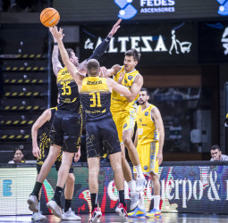 BCL: La Laguna Tenerife (79-76) Dreamland Gran Canaria | Huertas lidera el derbi y sella el liderato del grupo