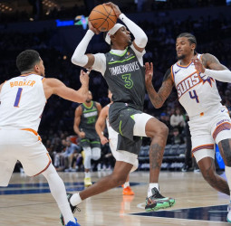NBA: Julius Randle impulsa a Minnesota Timberwolves (116-104) ante Phoenix Suns y agrava su racha negativa
