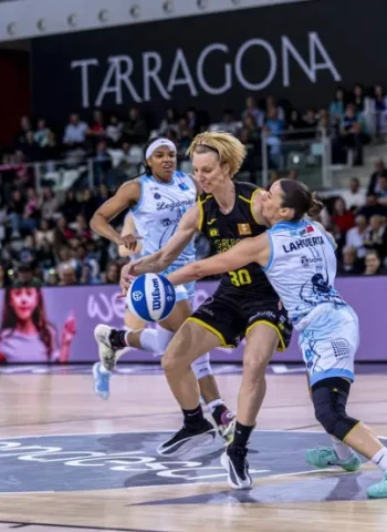 Debut soñado del vigente campeón. C.B. Jairis derrota con contundencia a Innova-TSN Leganés (72-56)