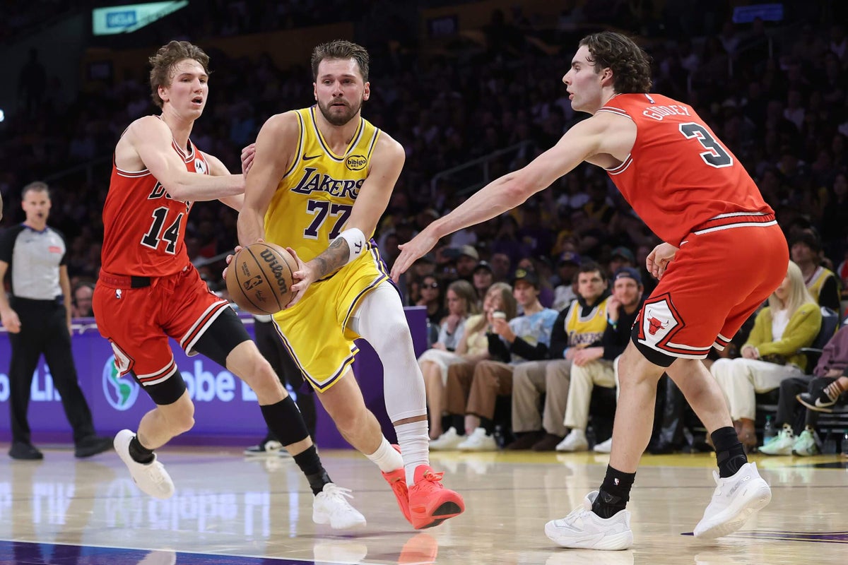NBA: Luka Dončić explota con 51 puntos y LeBron James regresa para guiar a Los Angeles Lakers ante Chicago Bulls (142-130)