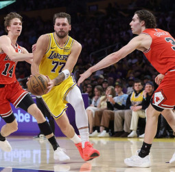 NBA: Luka Dončić explota con 51 puntos y LeBron James regresa para guiar a Los Angeles Lakers ante Chicago Bulls (142-130)