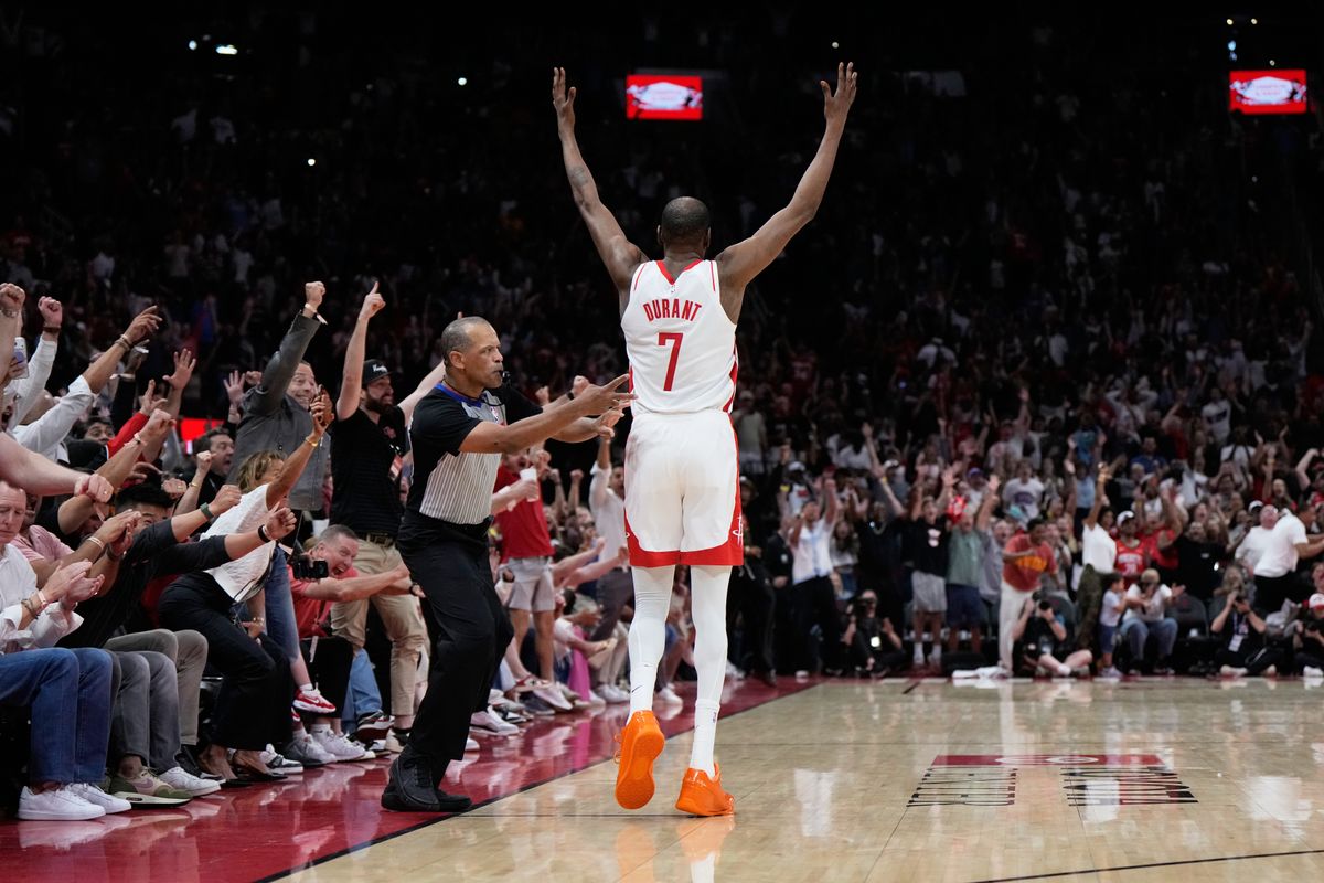 NBA: Kevin Durant supera a Michael Jordan y ya es el quinto máximo anotador de la historia