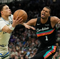 NBA: Spurs dominan a Bucks con Castle y Wembanyama como protagonistas (127-95)