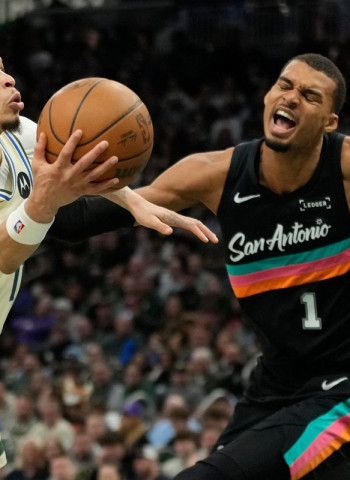 NBA: Spurs dominan a Bucks con Castle y Wembanyama como protagonistas (127-95)