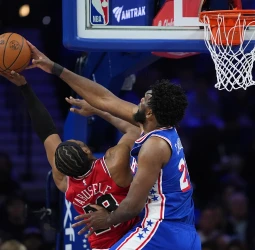 NBA: Jokic roza el 20-20-20, Dončić firma 43 puntos y los Celtics frenan al líder Thunder