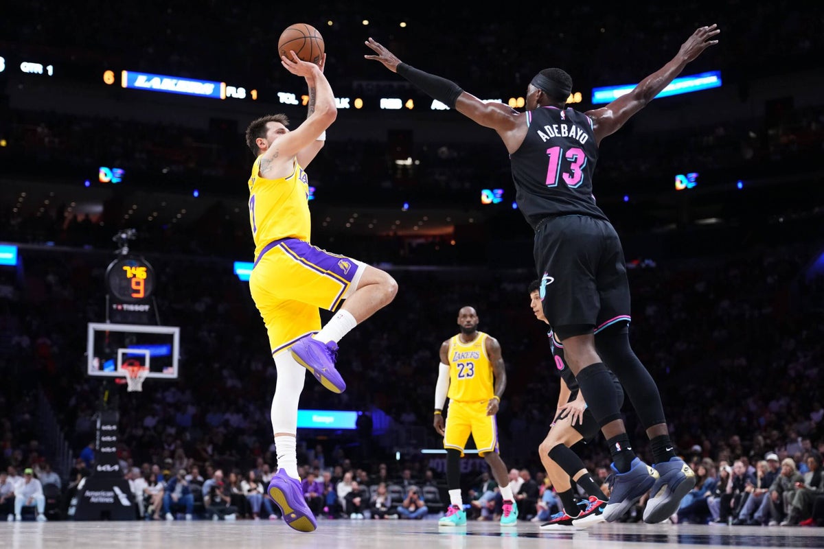 NBA: Luka Dončić desata 60 puntos y los Angeles Lakers encadenan su 8ª victoria (134-126) ante Miami Heat