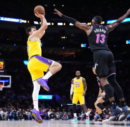 NBA: Luka Dončić desata 60 puntos y los Angeles Lakers encadenan su 8ª victoria (134-126) ante Miami Heat