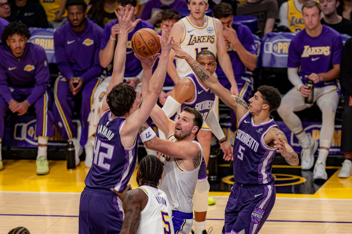 NBA: Angeles Lakers (128-104) Sacramento Kings | Luka Dončić y LeBron James sellan un fin de semana perfecto en casa