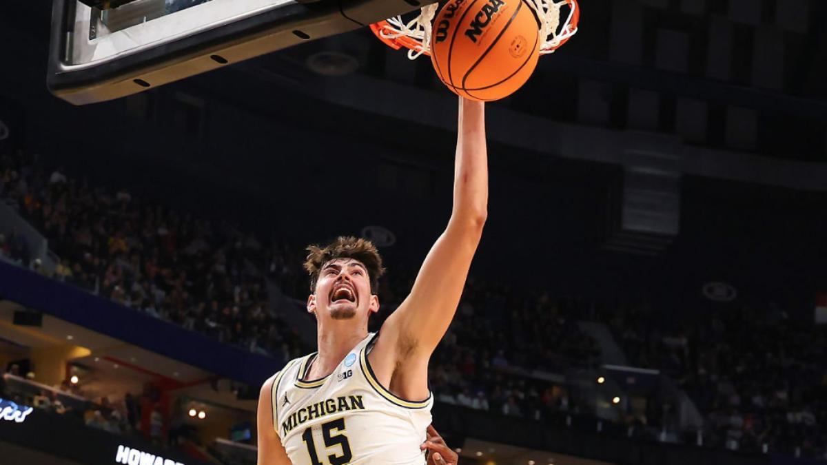 Aday Mara irrumpe en el March Madness con autoridad y marca territorio desde el salto inicial
