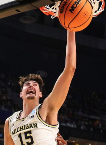 Aday Mara irrumpe en el March Madness con autoridad y marca territorio desde el salto inicial