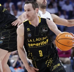 La magia de Huertas acaba con la racha del líder (90-95)