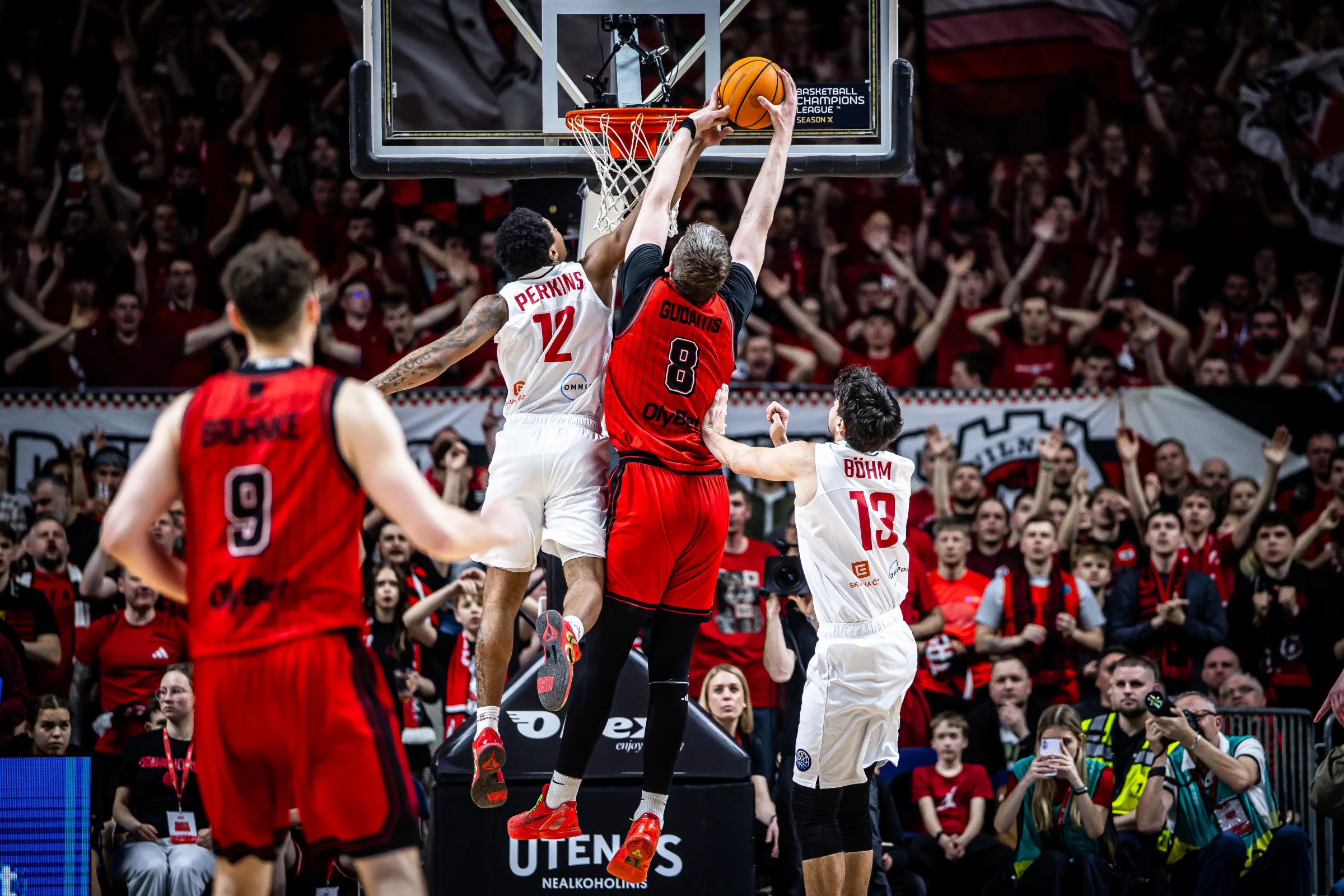 Basketball Champions League: Rytas golpea primero ante Nymburk y queda a un triunfo de la Final Four (77-70)