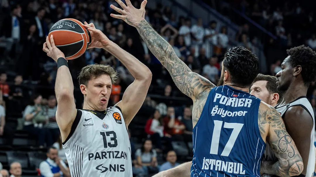 EuroLeague: Jordan Loyd lidera a Anadolu Efes ante Partizan en la prórroga y corta su racha (79-72)