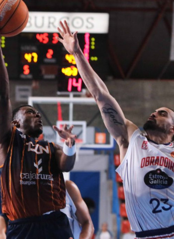 Tizona Burgos tumba al Obradoiro tras una remontada agónica y prórroga (99-96)