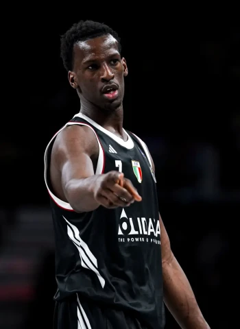 NCAA: Saliou Niang deja Virtus Bologna y apunta a UNC o LSU para dar el salto a Estados Unidos