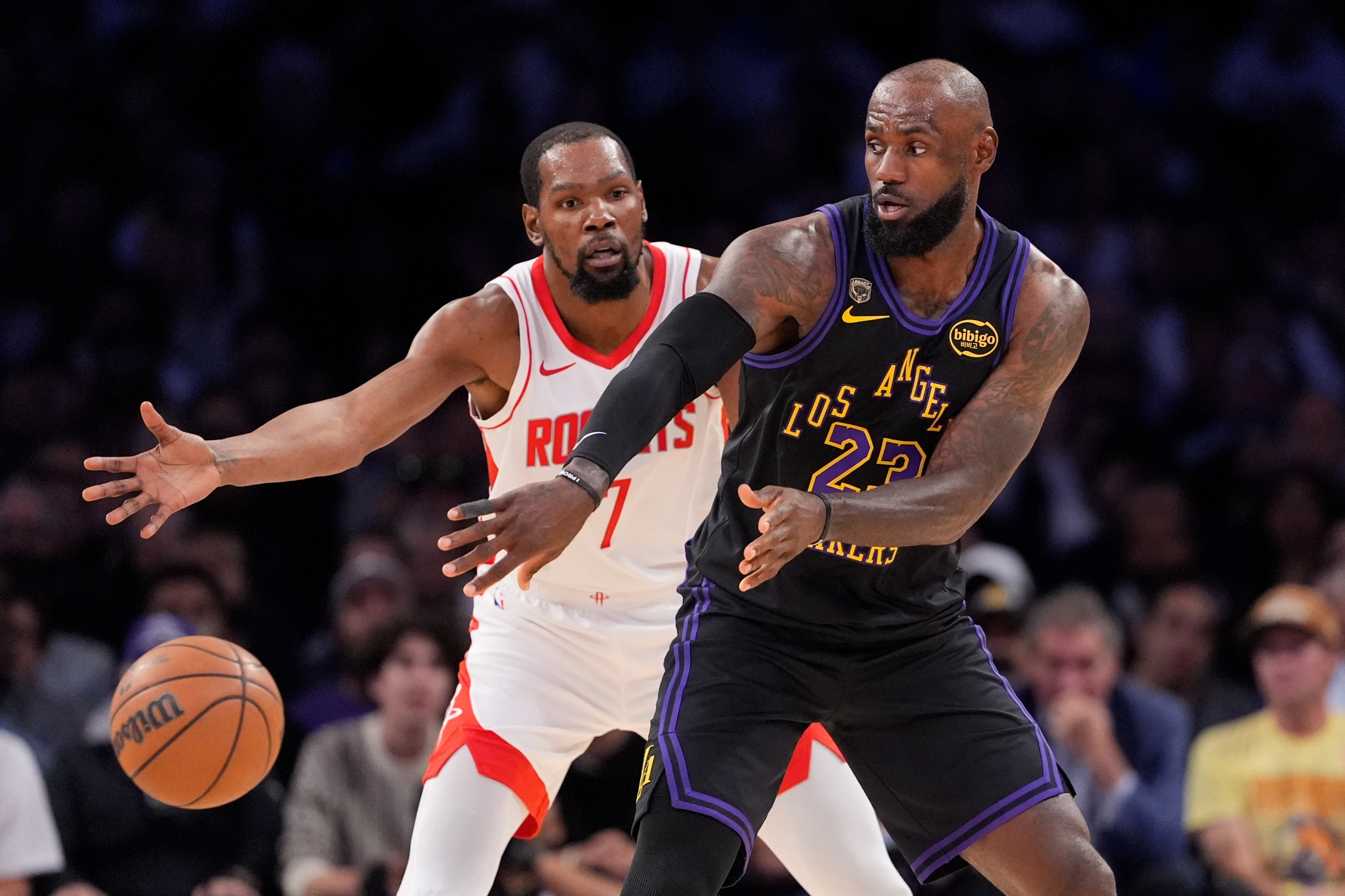 NBA: LeBron James vuelve a mandar y los Angeles Lakers golpean a Houston Rockets (94-101) [2-0]