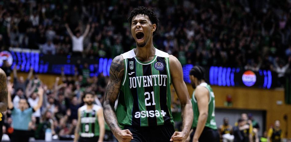 Basketball Champions League: Asisa Joventut arrolla al AEK Atenas y fuerza el tercer partido de la serie (88-66)