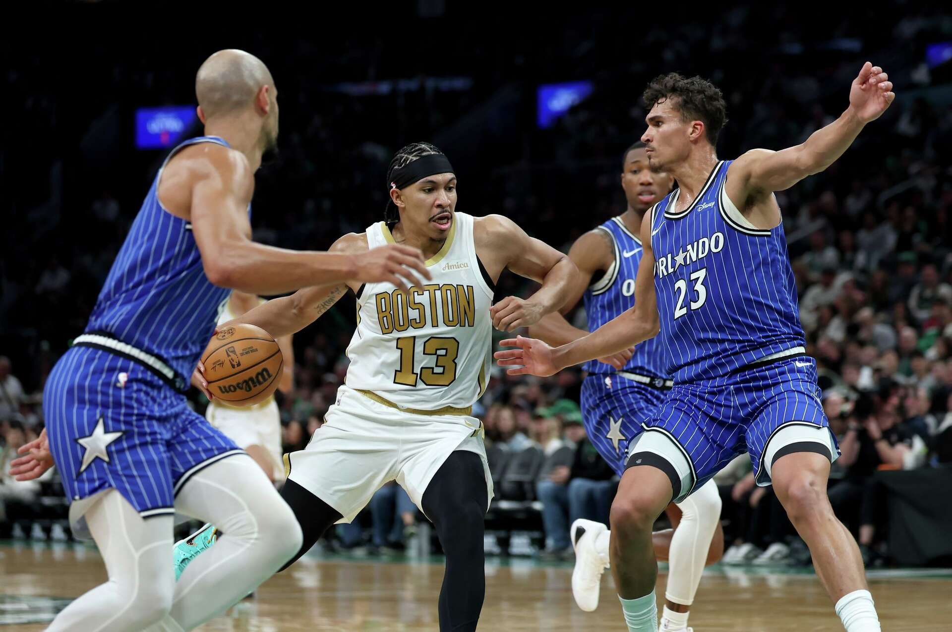 NBA: los Boston Celtics remontan con su segunda unidad y envían a Orlando Magic al play-in (113-108)