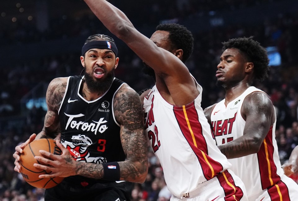 NBA: Los Knicks asaltan Boston y los Raptors castigan a Miami en una noche con seis partidos