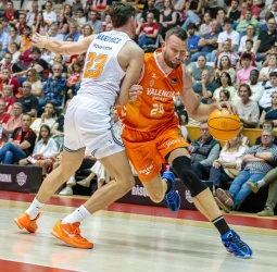 Valencia Basket se lleva el thriller de Girona (81-84)