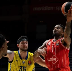 EuroLeague: Hapoel Tel Aviv golpea en el derbi, tumba a Maccabi y amarra los playoffs (88-99)