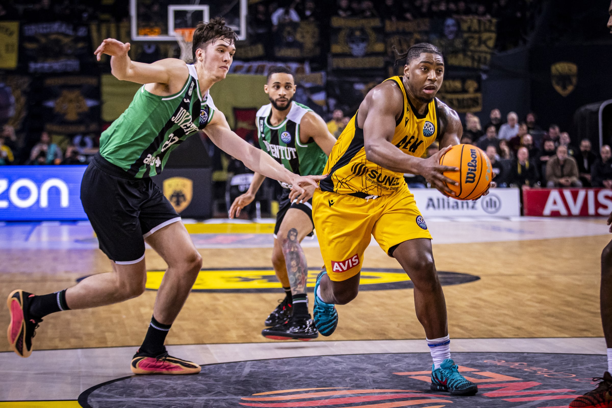 Basketball Champions League: AEK remonta ante Joventut y golpea primero en los cuartos (87-84)