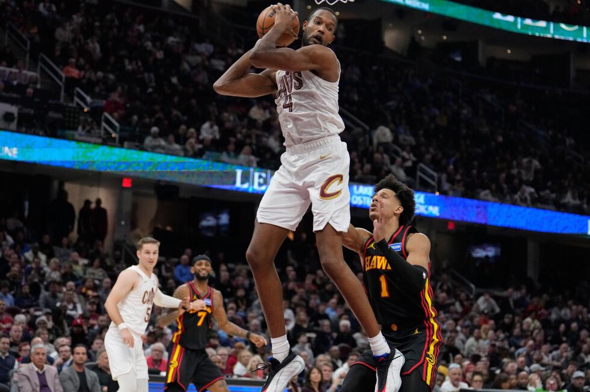 NBA: Donovan Mitchell y Evan Mobley lideran la remontada de Cleveland Cavaliers ante Atlanta Hawks (122-116)