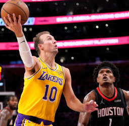 NBA: Luke Kennard destroza los pronósticos y Lakers sorprende a Rockets sin Doncic ni Reaves (107-98) [1-0]