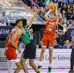 ACB: BAXI Manresa domina al Joventut y da un paso firme hacia la permanencia (87-77)