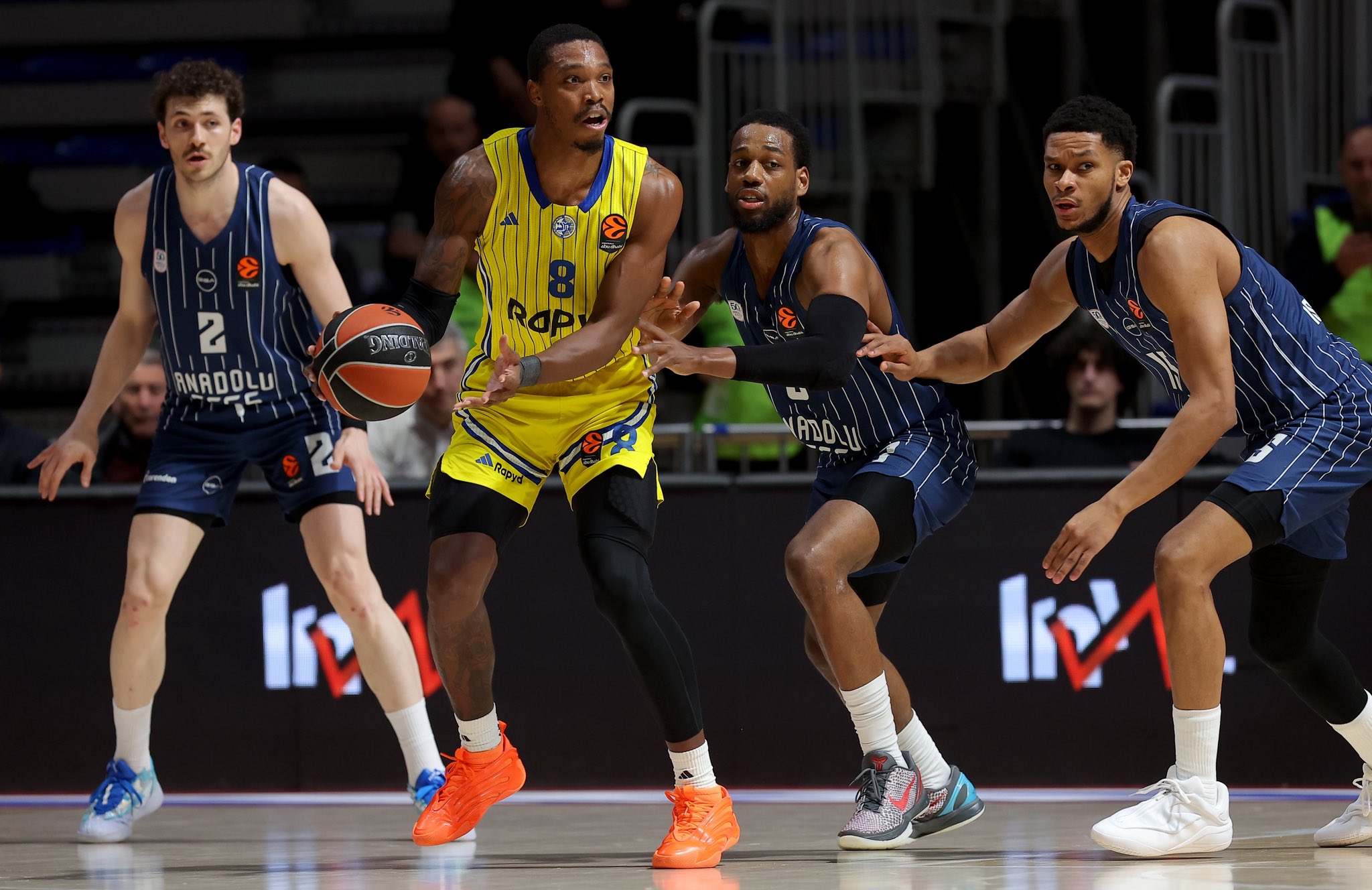 EuroLeague: Maccabi Tel Aviv Dominates Anadolu Efes with Convincing 103-89 Victory