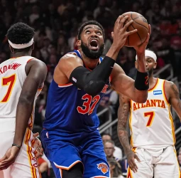 NBA: Karl-Anthony Towns lidera a New York Knicks y empata la serie ante Atlanta Hawks (114-98) [2-2]