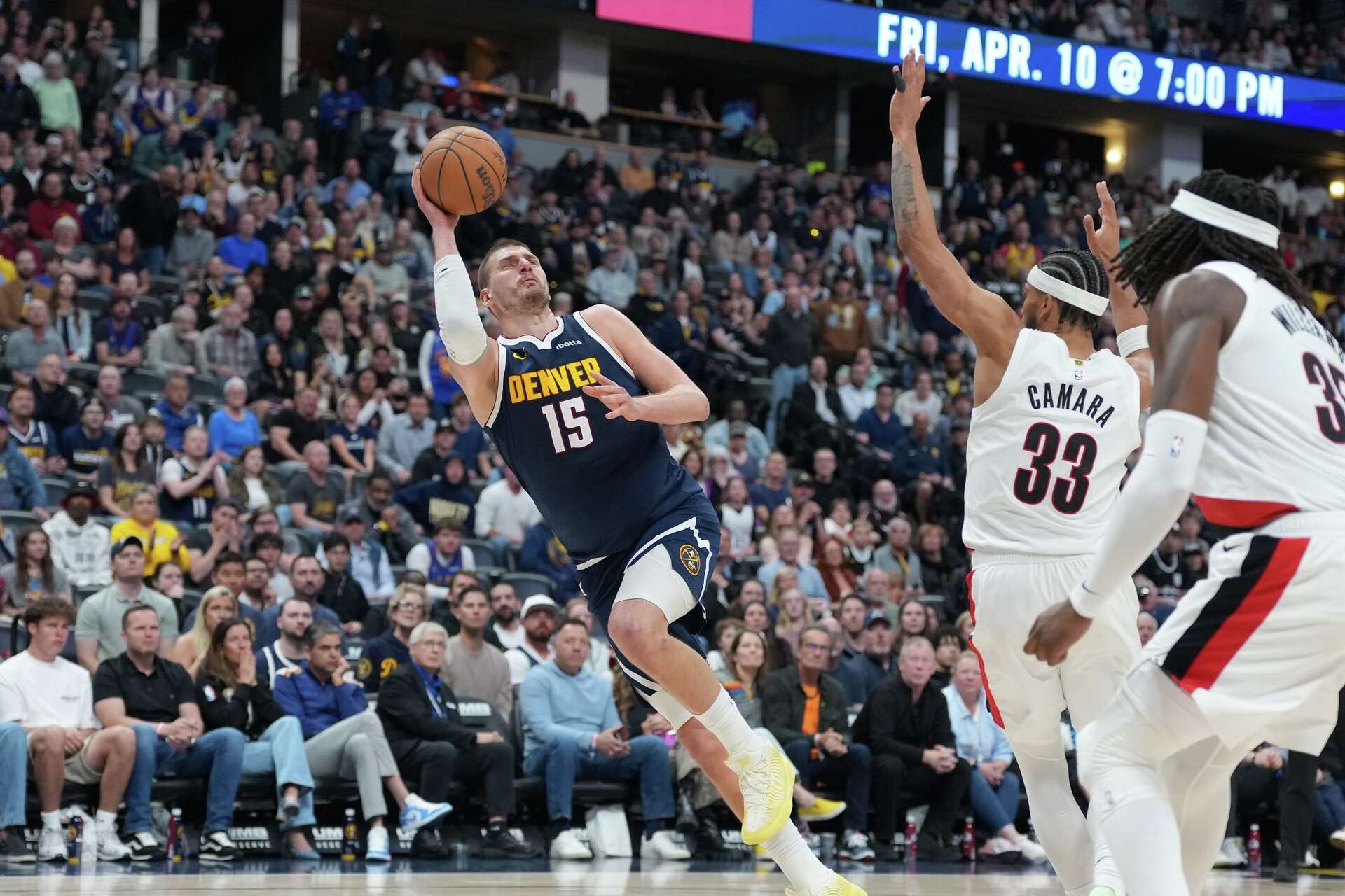 NBA: Nikola Jokic lidera la remontada de los Nuggets ante los Trail Blazers en la prórroga (137-132)