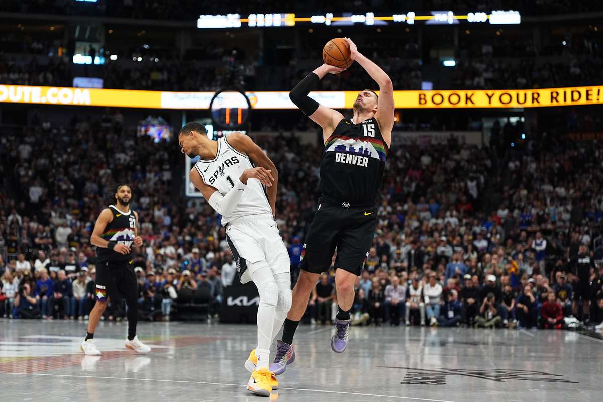 NBA: Nikola Jokic decide en la prórroga y Denver Nuggets tumba a San Antonio Spurs (136-134)