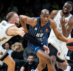 EuroLeague: Anadolu Efes asalta a Dubai BC y lo deja al borde del KO (69-85)