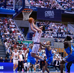 Monbus Obradoiro se lleva una gran y trabajada victoria que puede ser decisiva (89-79)