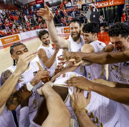 ACB: San Pablo Burgos gana en Manresa y se acerca a la permanencia (94-101)