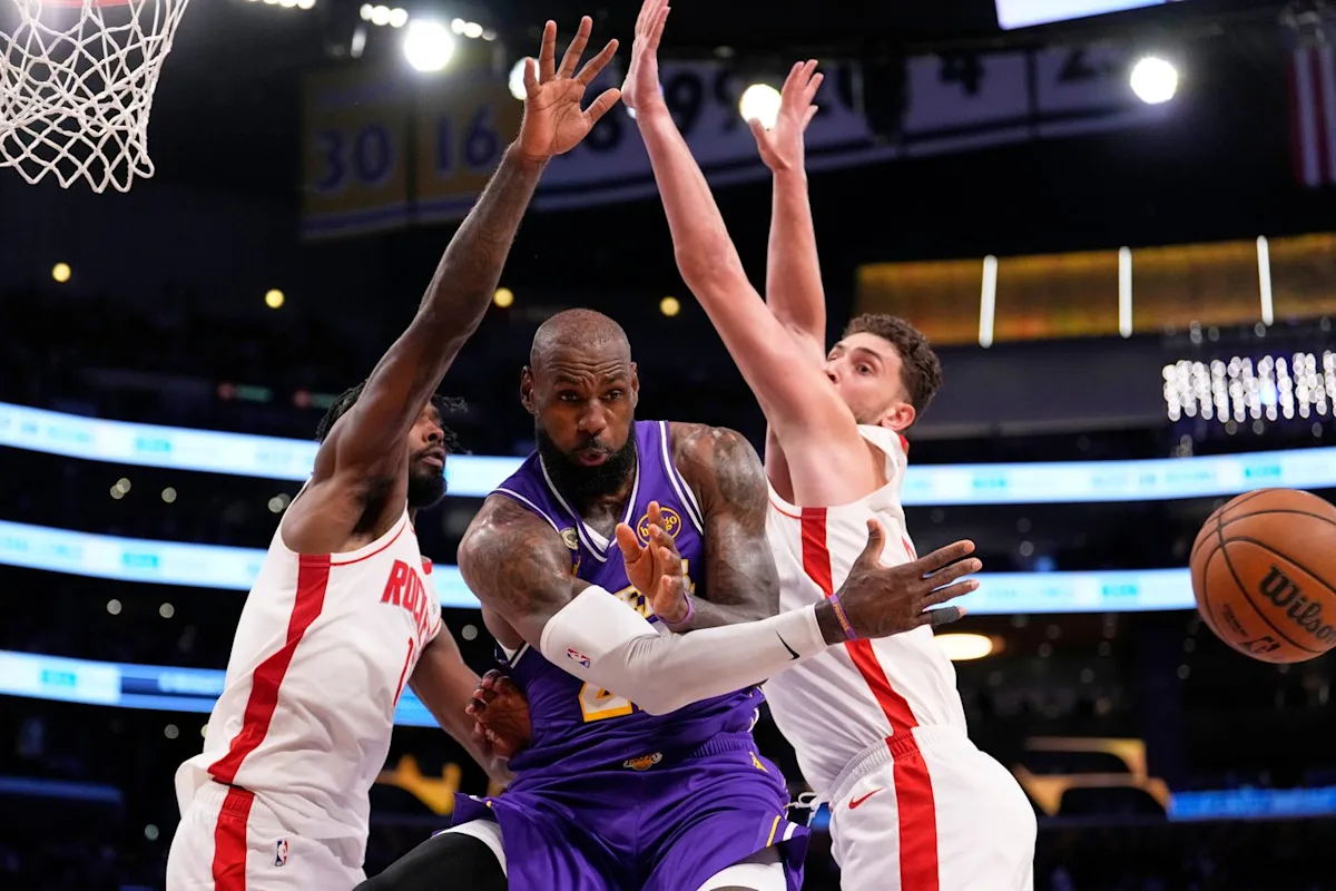 NBA: Houston Rockets sobreviven otra vez ante los Angeles Lakers y fuerzan el Game 6 (99-93)