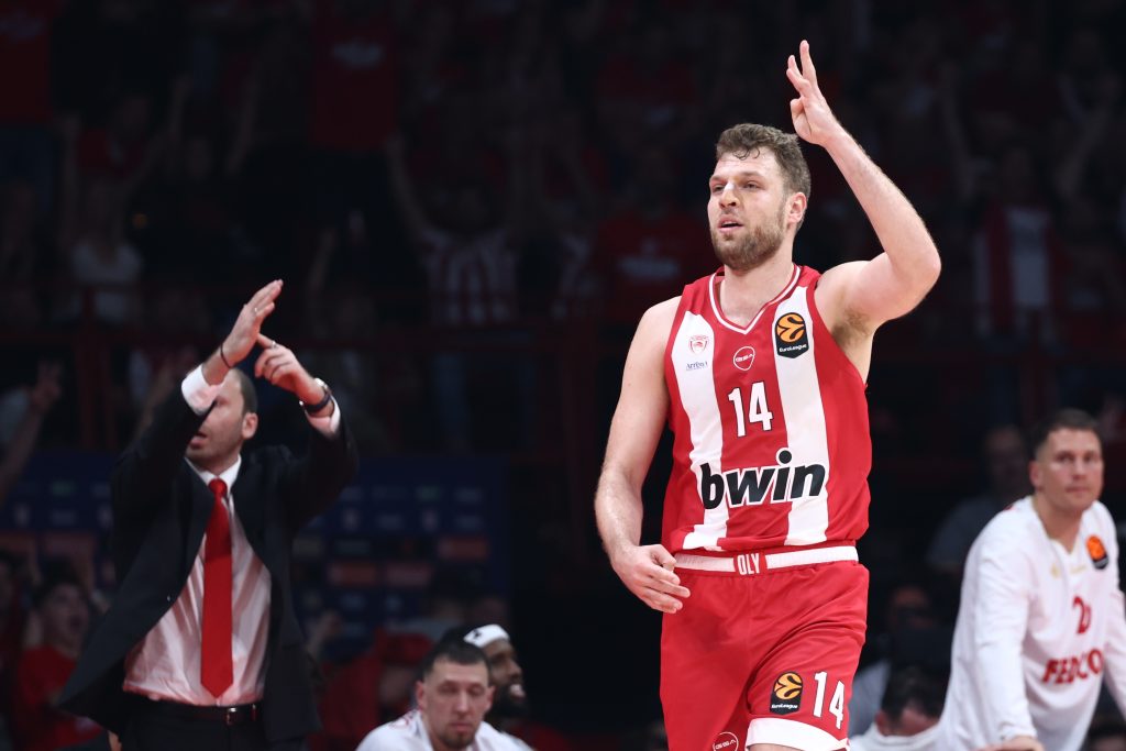 EuroLeague: Vezenkov impulsa al Olympiacos y golpea primero ante Monaco (91-70) [1-0]