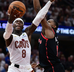NBA: Cleveland Cavaliers remontan en el último cuarto ante Toronto Raptors y toman ventaja en la serie (125-120)