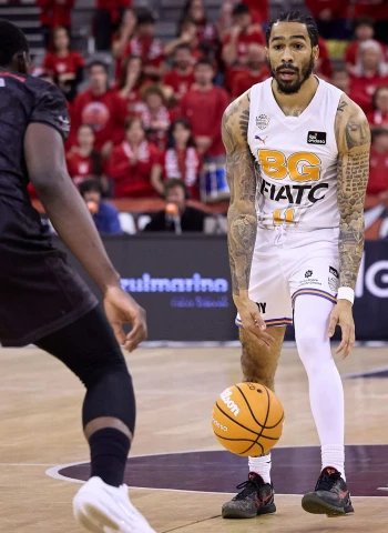 Girona se impone en Granada tras un final decisivo de Mark Hughes (84-91)