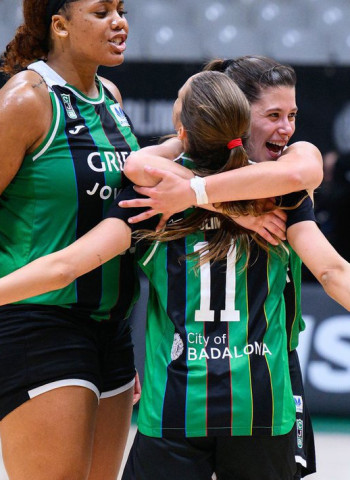 La Penya brilla ante Jairis y se acerca a la salvación (69-67)