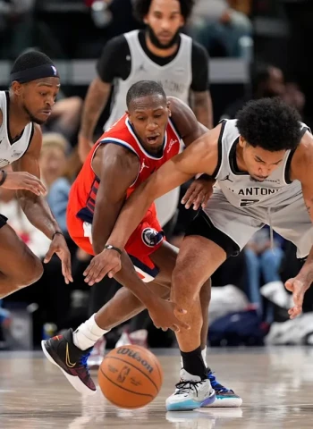 NBA: San Antonio Spurs mantiene su racha y supera a Los Angeles Clippers sin Wembanyama (118-99)