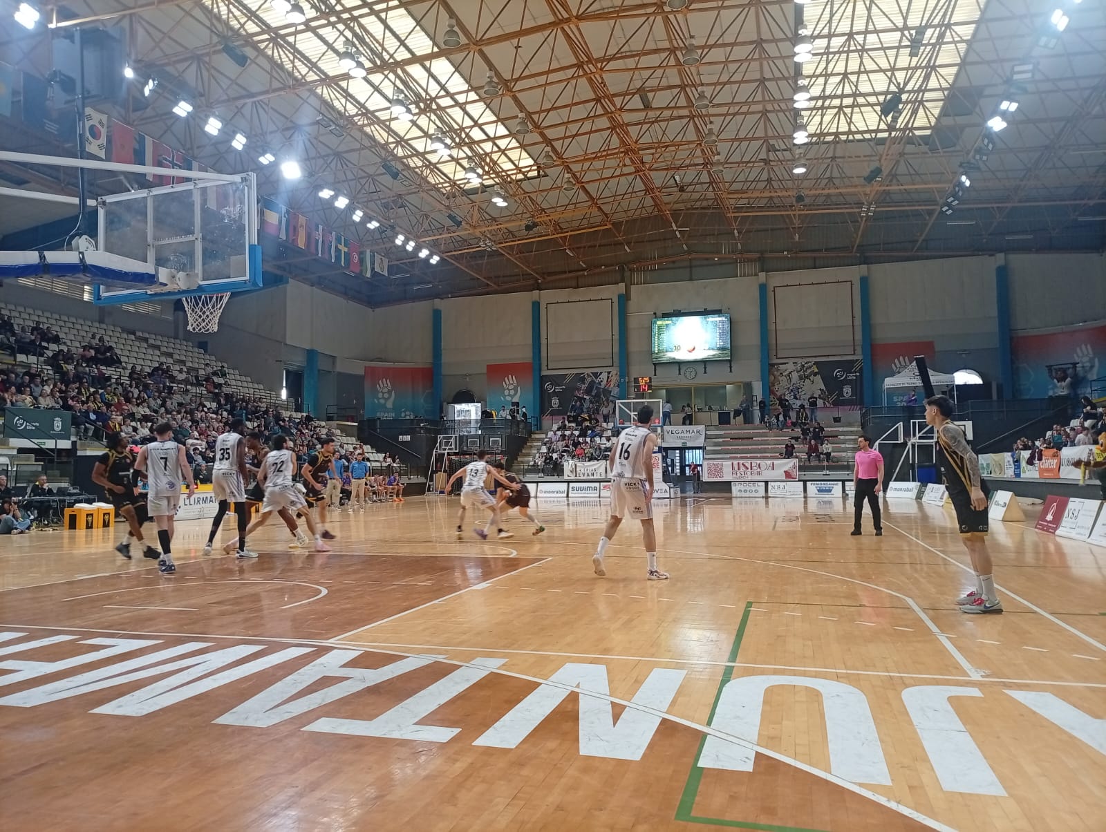 CEB Llíria vs Proinbeni Gandía: El Llíria se lleva el derbi con un cuarto final espectacular (83-73)