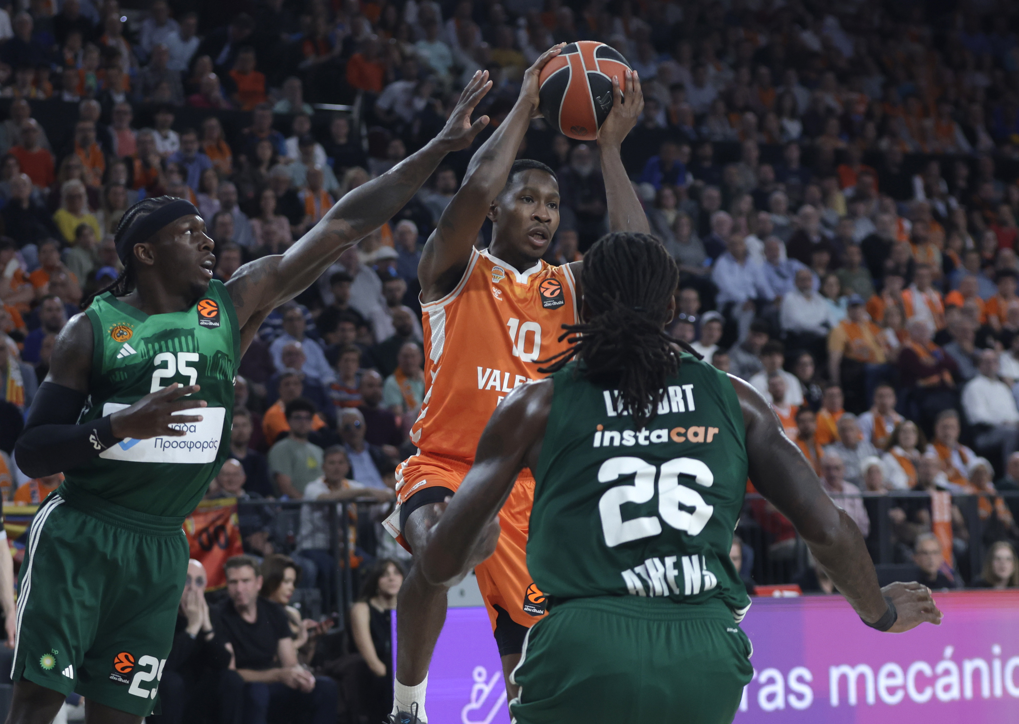 Un Valencia Basket excelso en ataque aplasta al Panathinaikos (102-84) y consigue el factor cancha a favor en los play-off