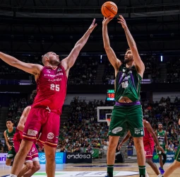 ACB: Unicaja rompe su crisis, supera al Lleida y mira al playoff (91-72)